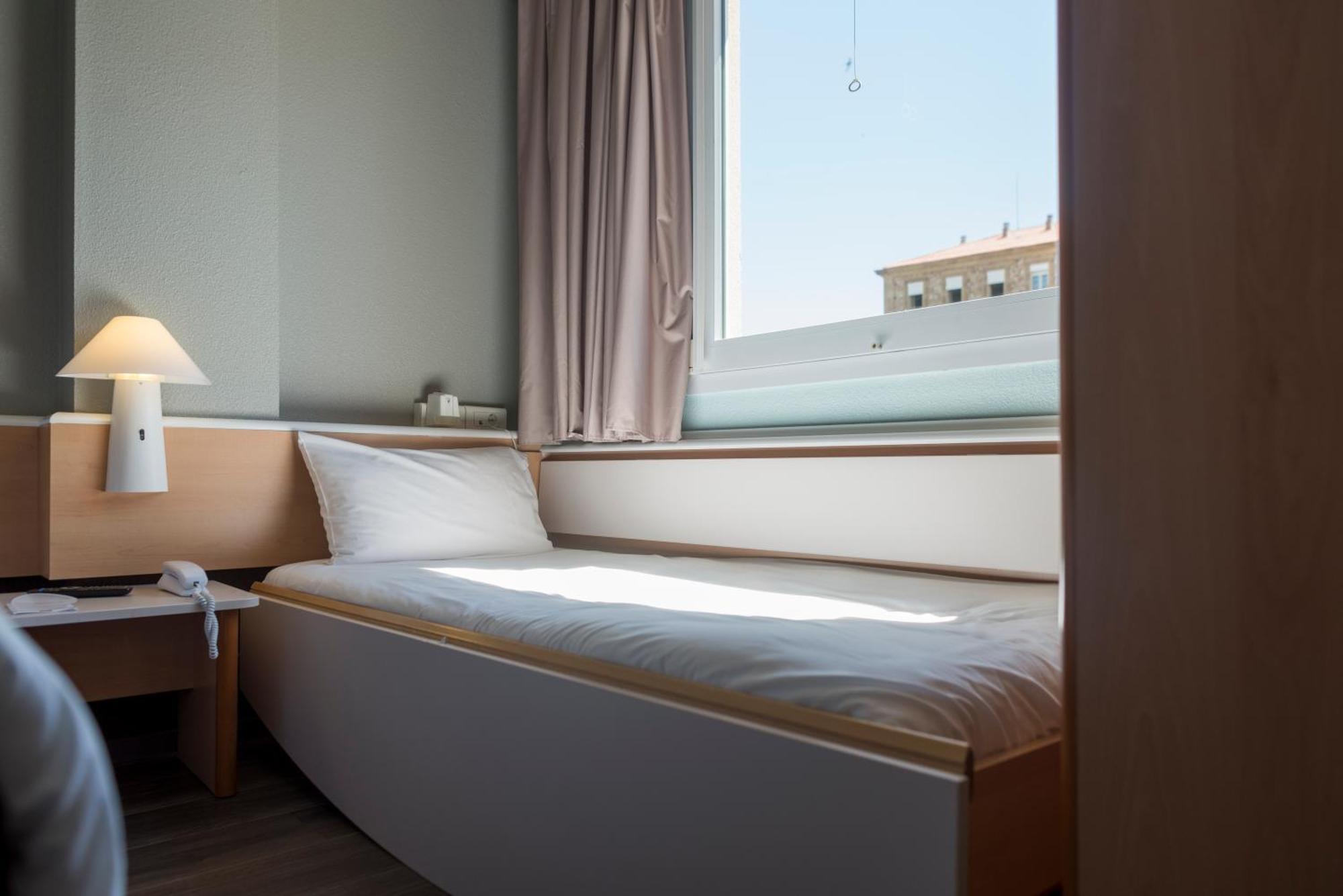 Ibis Salamanca Bagian luar foto